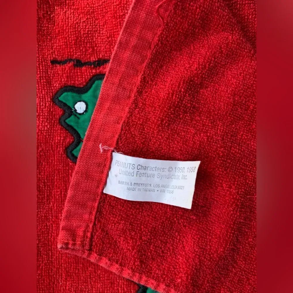 VTG Peanuts Character Charlie Brown Christmas Dish Towel Red Green Medium EUC